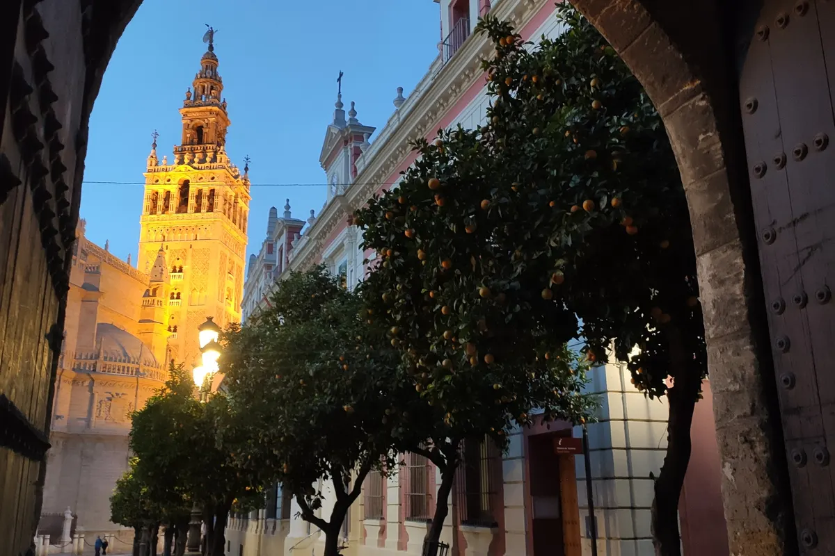 Sevilla encantada nocturna