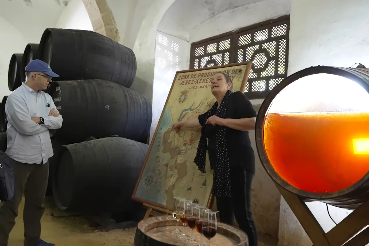 Excursión a Jerez y Cádiz con espectáculo de caballos desde Sevilla, una experiencia única con vinos, cultura, arte ecuestre y visitas guiadas.