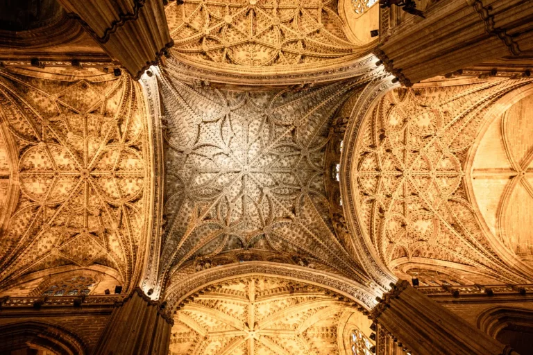 Iglesia del Salvador Catedral y Giralda 2 1 768x512