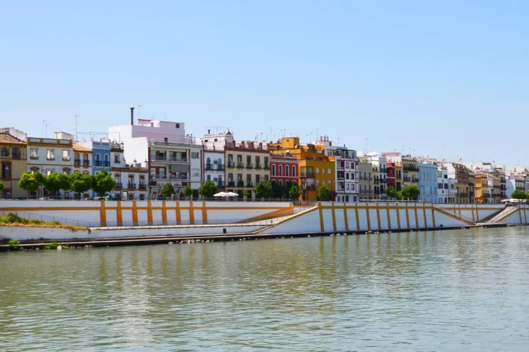 Paseo en tuk tuk por Sevilla 1 768x512