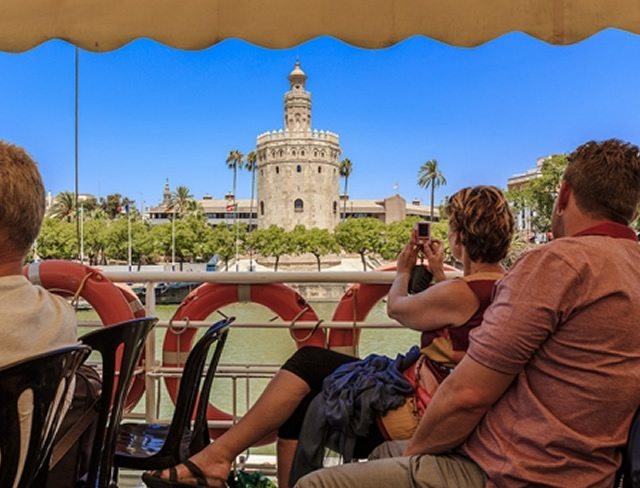 Paseo en barco en Sevilla